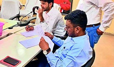 जनसुनवाई में फूूट पड़ा आंखों के डॉक्टर खान का दर्द