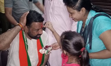 वार्ड 20 में पंडित संतोष जोशी को मिल रहा जनसमर्थन