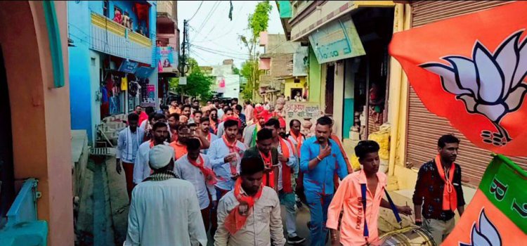 नगर पालिका चुनाव: लोकतंत्र के पर्व का  ‘’त्योहारी हाट’’