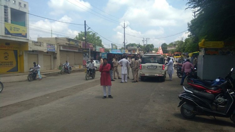 नगर पालिका चुनाव: वार्ड 3 में प्रलोभन, पुलिस ने बंद करवा दी दुकान
