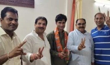 नपाध्यक्ष चुनाव: उठापटक तेज, पार्षद ने ‘टोपी’ उतारकर पहना ‘कमल दुपट्टा’