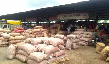 इस कारण किसानों को रूला रहा है प्याज