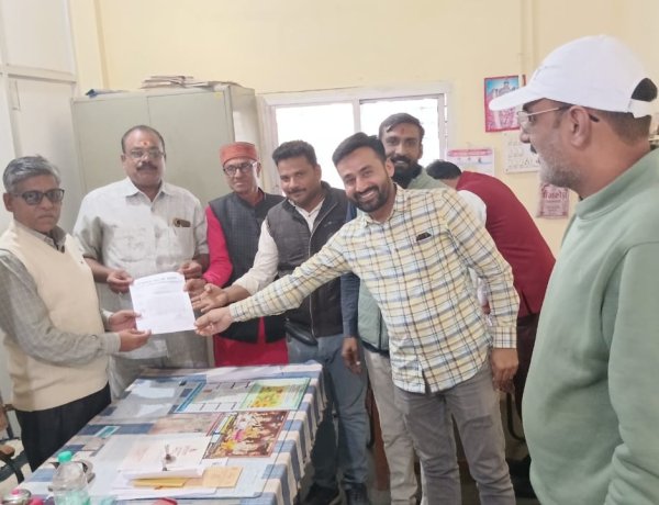 शाजापुर के व्यापारियों की सोयाबीन से भारी गाड़ियों में ड्राइवर और अन्य के द्वारा सोयाबीन चोरी