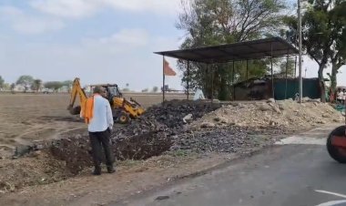 खेत मालिक ने तोड़ा चबूतरा, ग्रामीणों में आक्रोश