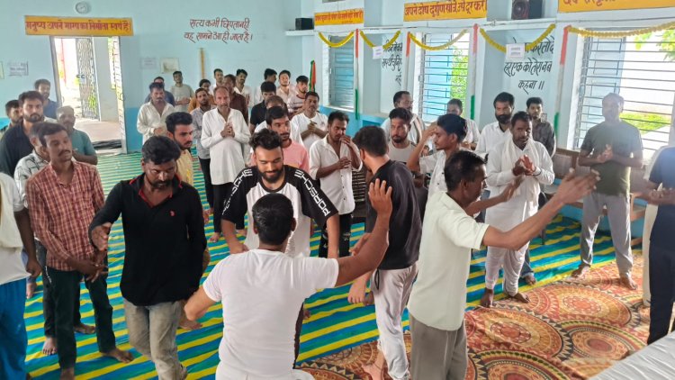 जेल की सलाखों के बीच गूंजी हनुमंत कथा... फिर बदला माहौल